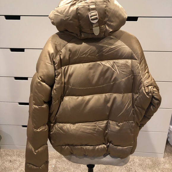 49ers fans….  GOLD The North Face puffer jacket. PLUS FREE SHIPPING - Picture 2 of 5
